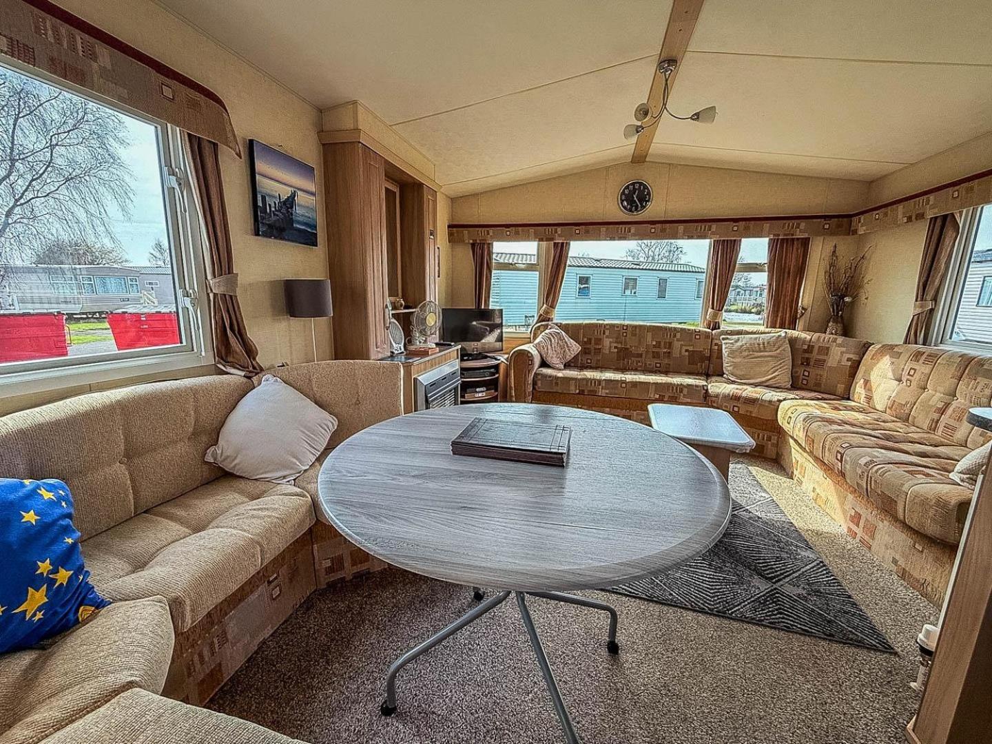 Spacious 8 Berth Caravan At Southview Holiday Park Near Skegness Ref 33018Ml Εξωτερικό φωτογραφία